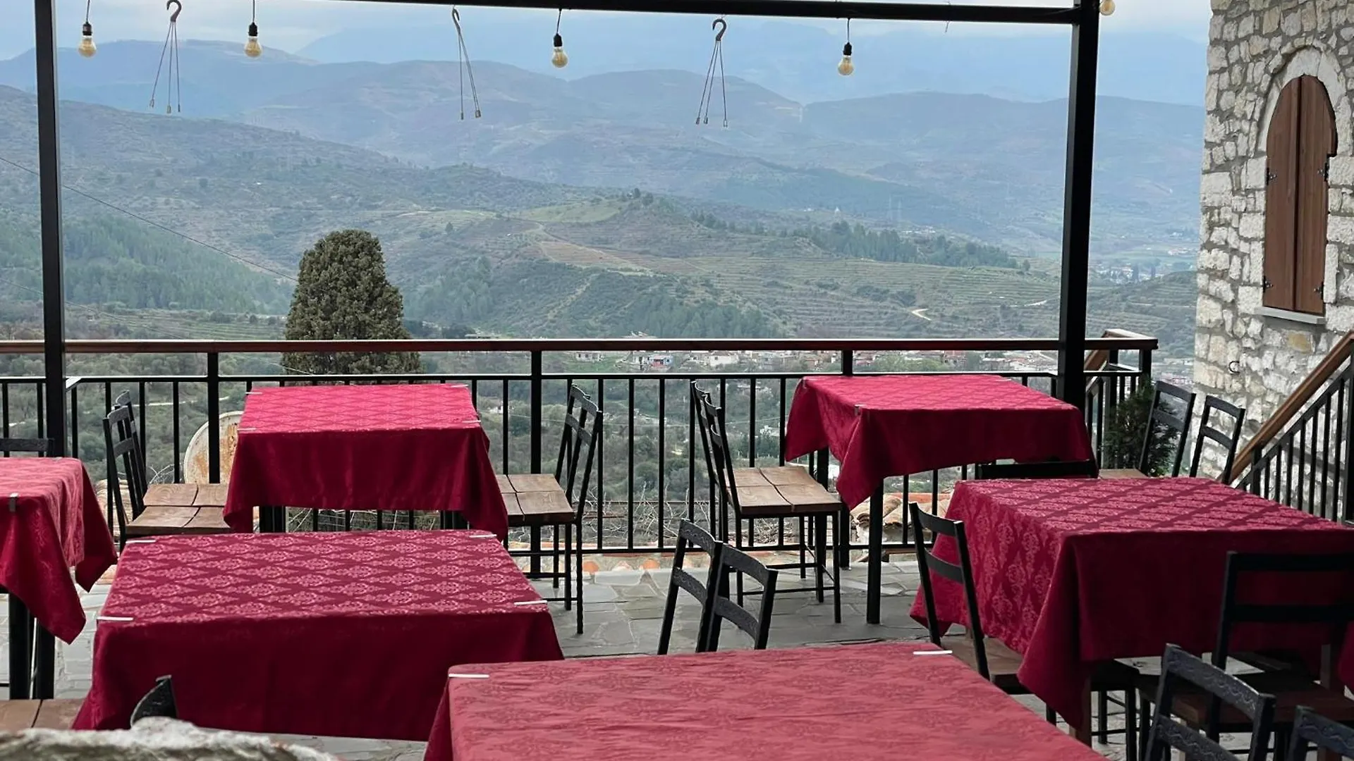 Mbrica Family - Berat Castle Gem Hotel