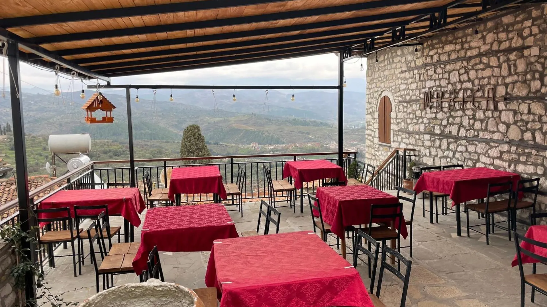 Mbrica Family - Berat Castle Gem Hotel Albania