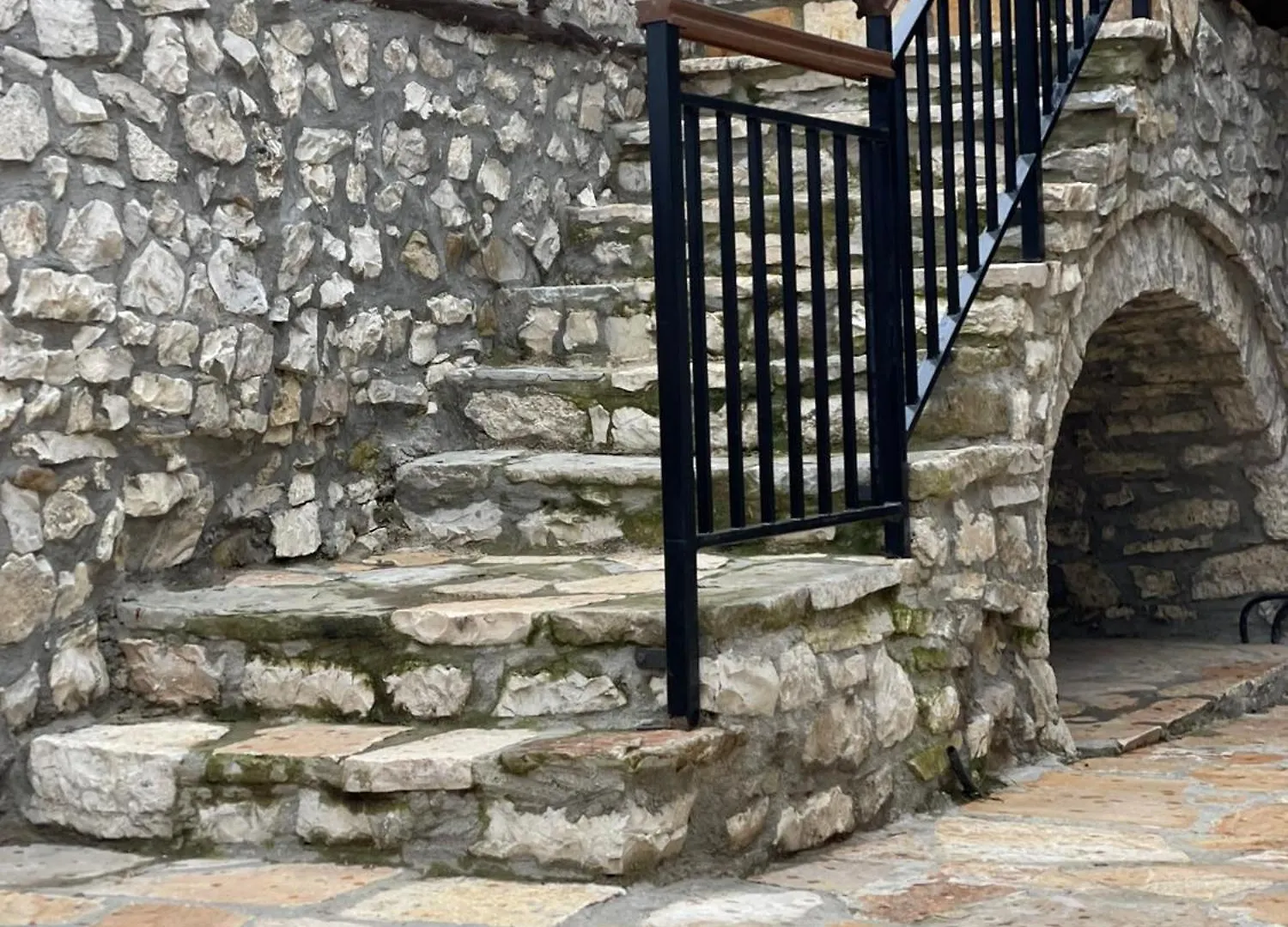 Mbrica Family - Berat Castle Gem Hotel