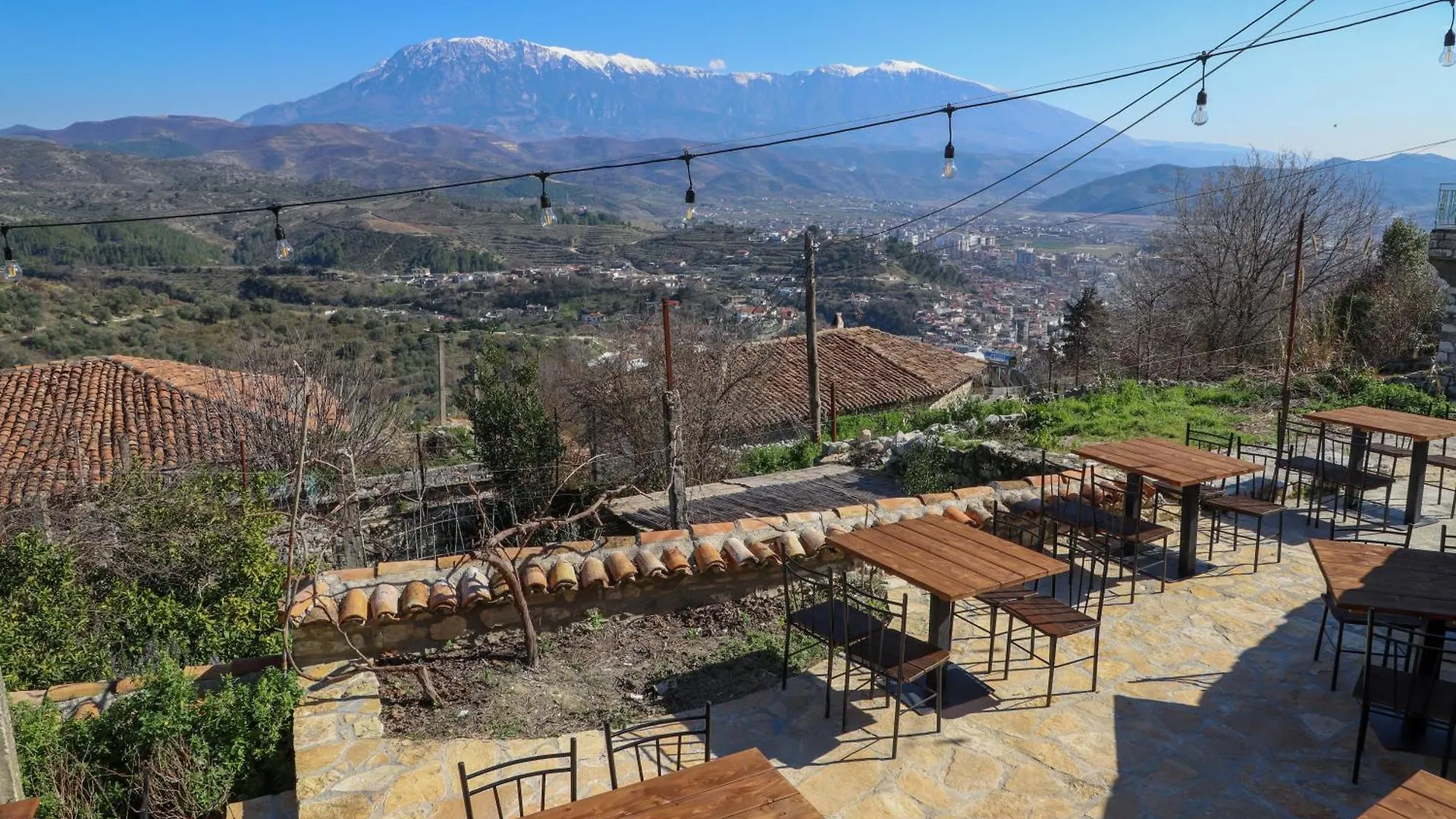 Mbrica Family - Berat Castle Gem Hotel