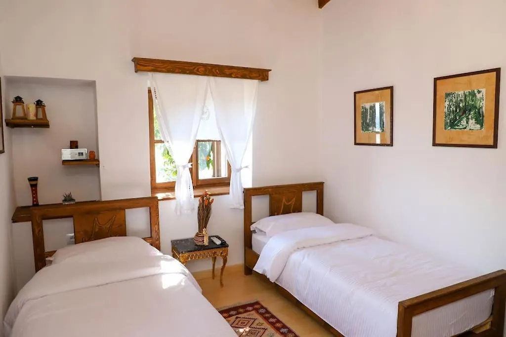 Mbrica Family - Berat Castle Gem Hotel Albania