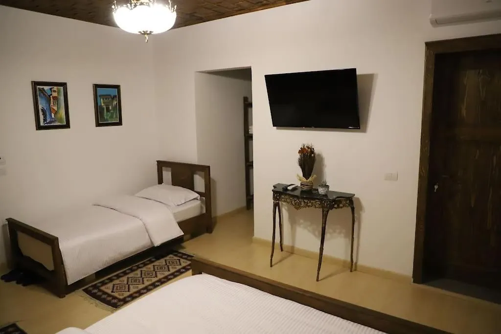 Mbrica Family - Berat Castle Gem Hotel Guest house