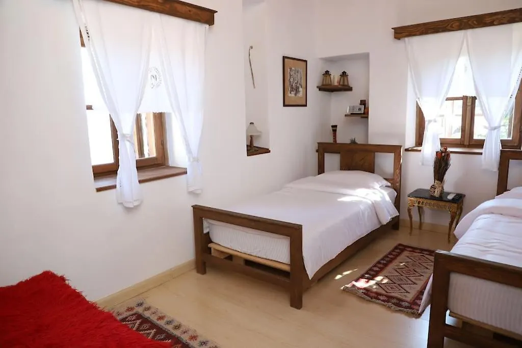 Mbrica Family - Berat Castle Gem Hotel