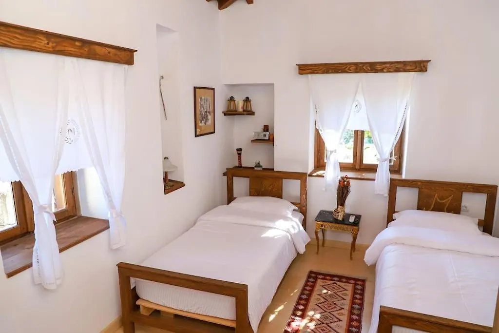 Mbrica Family - Berat Castle Gem Hotel 0*,  Albania
