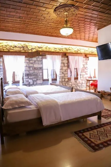 Mbrica Family - Berat Castle Gem Hotel