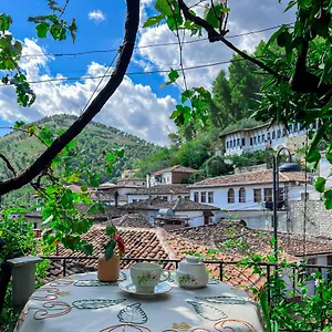 Pensión Nika's, Berat